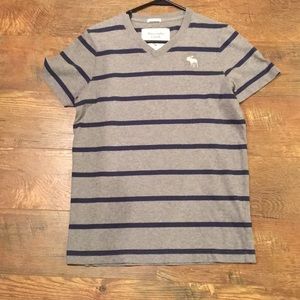Abercrombie & Fitch v neck shirt